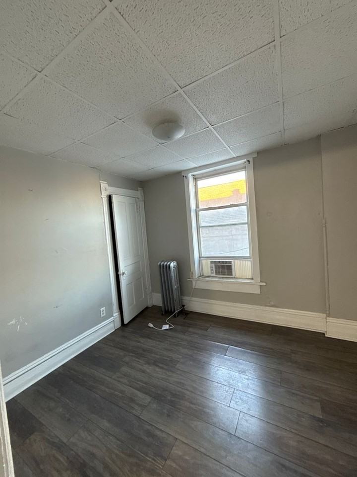 3613 S Archer - Photo 4 of 24