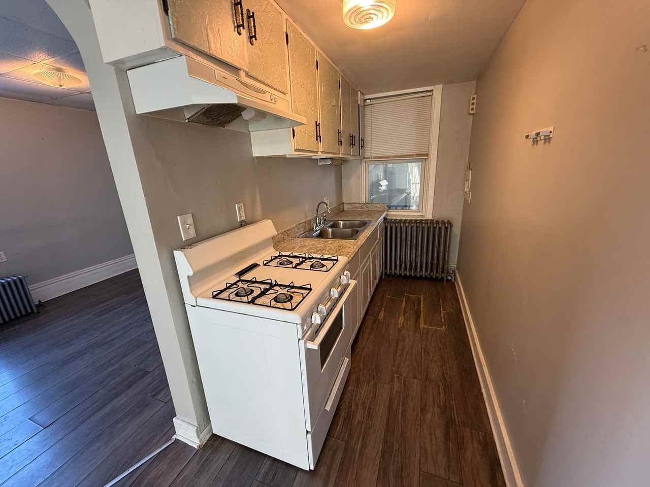 3613 S Archer - Photo 6 of 24