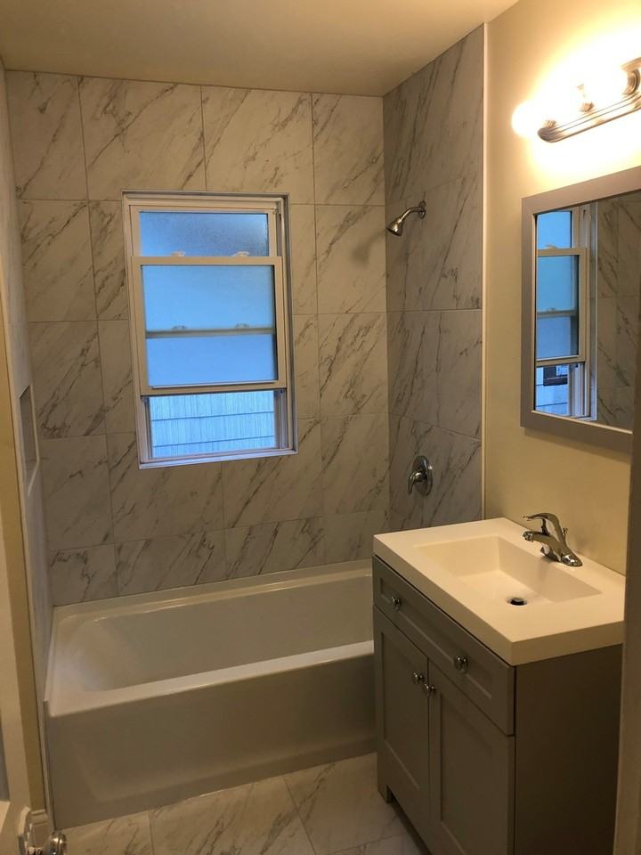 2564 N Humboldt Blvd - Photo 2 of 11