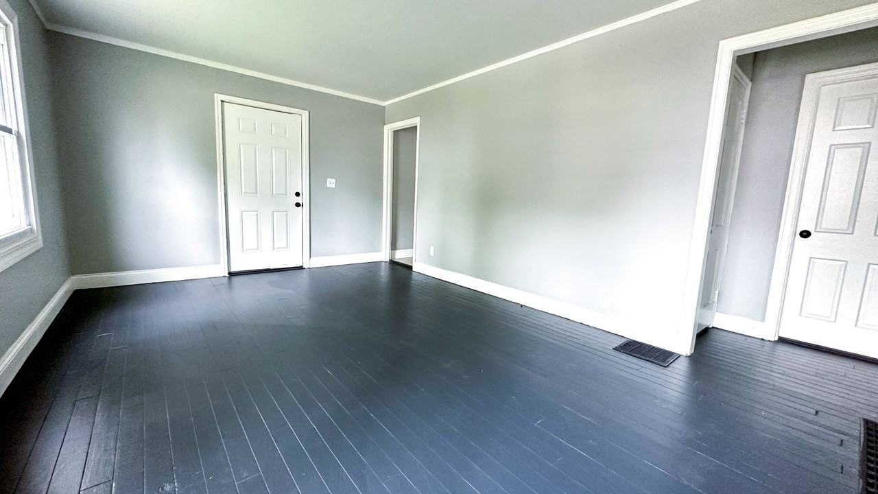 1675 S Champion Ave - Photo 5 of 8