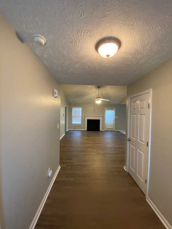 1412 Kershaw Loop - Photo 2 of 35