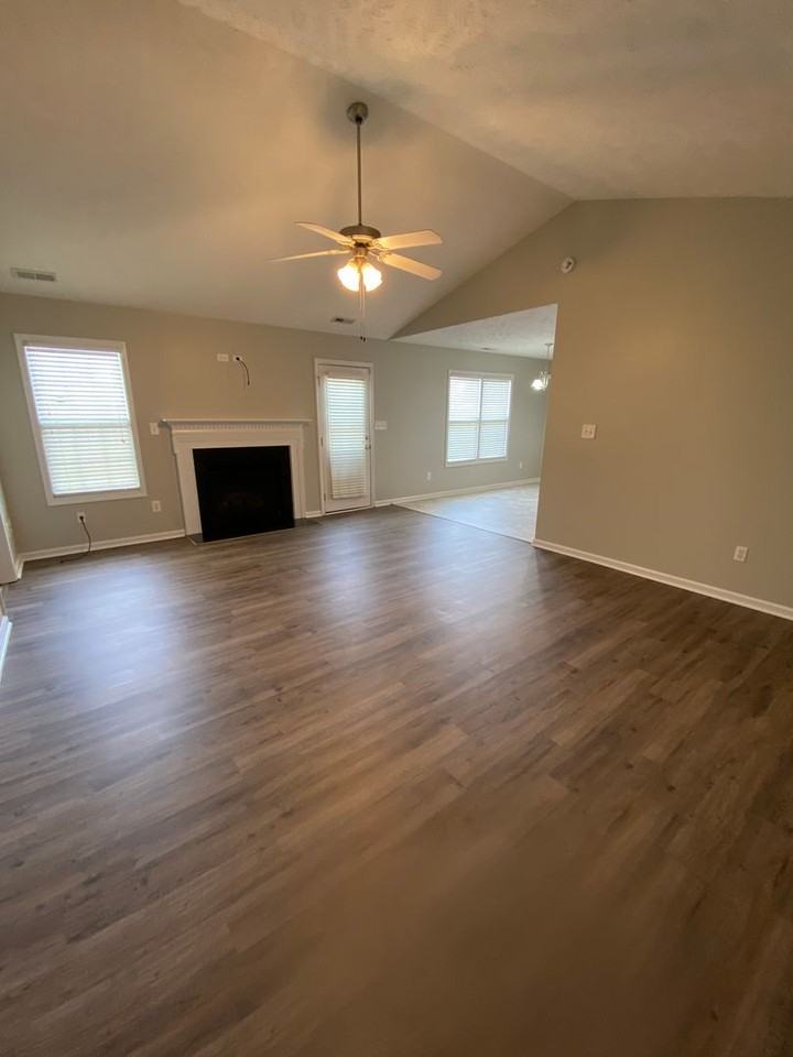 1412 Kershaw Loop - Photo 3 of 35