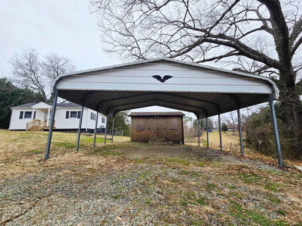 1028 E Hanover Rd - Photo 2 of 15