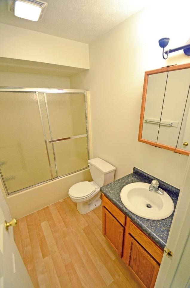 630 W 17th St - Photo 3 of 6