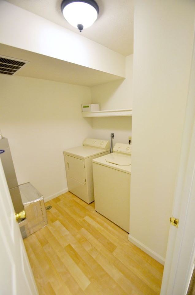 630 W 17th St - Photo 5 of 6