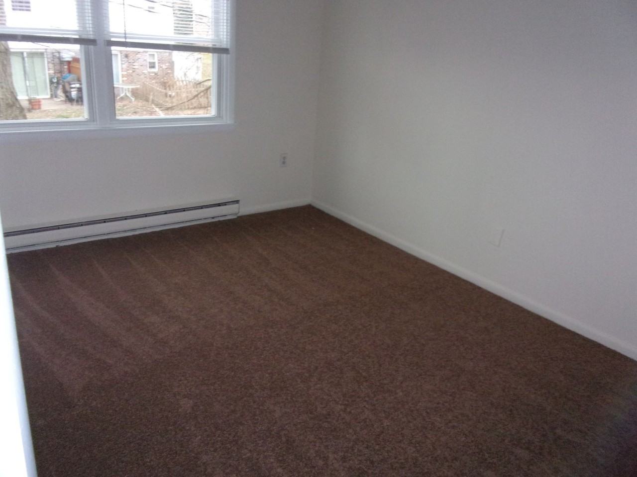 429 Duke St - Photo 3 of 6