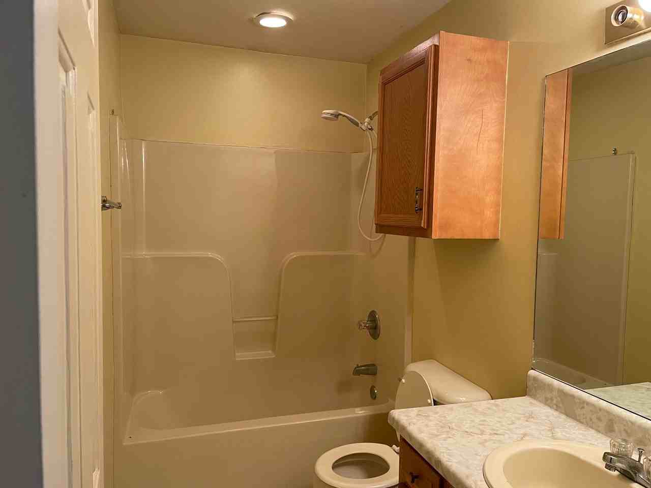 215 Meadow Lark Dr - Photo 5 of 9