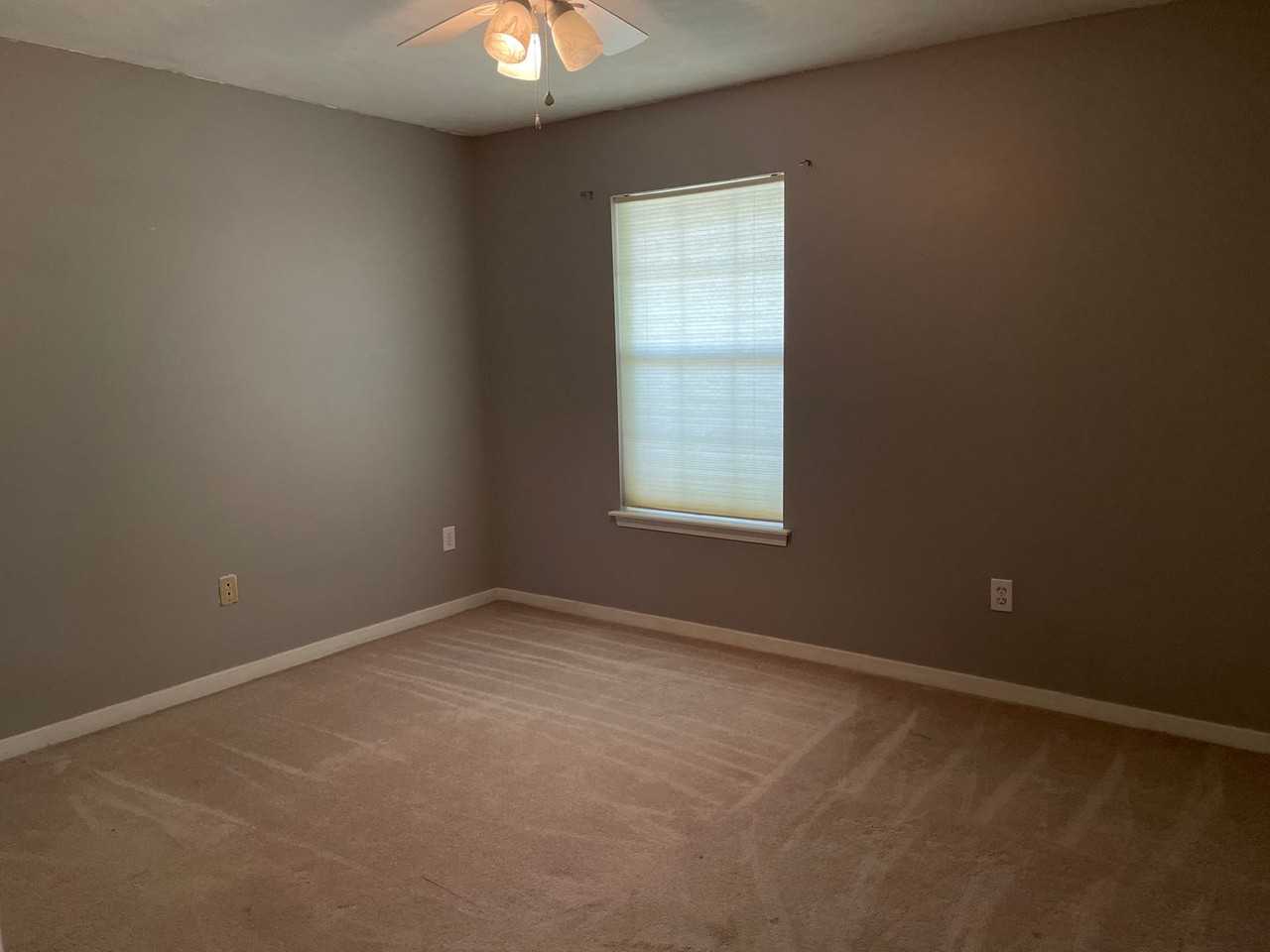 215 Meadow Lark Dr - Photo 6 of 9