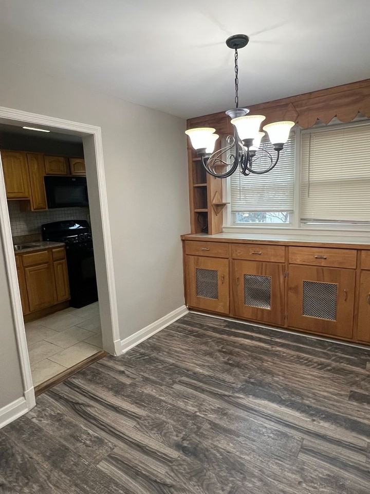 4776 Shamrock Ave - Photo 5 of 18