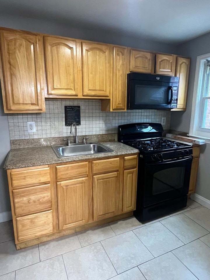 4776 Shamrock Ave - Photo 6 of 18