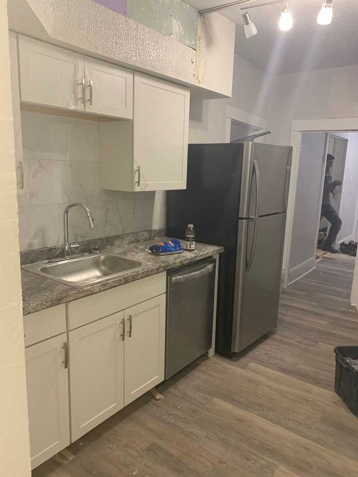 906 Gibson St - Photo 2 of 10