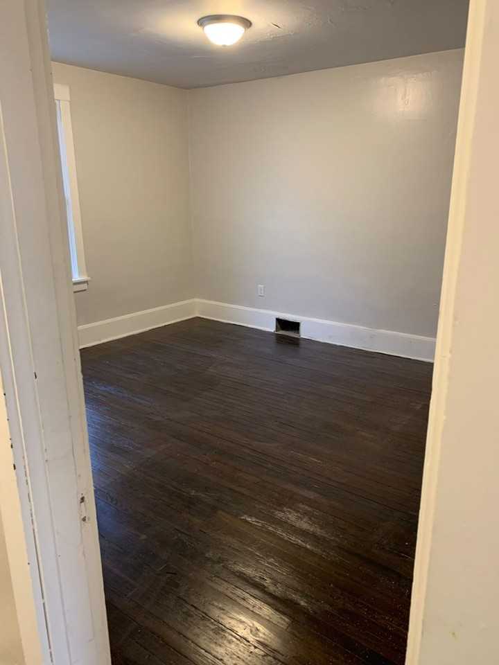 906 Gibson St - Photo 3 of 10