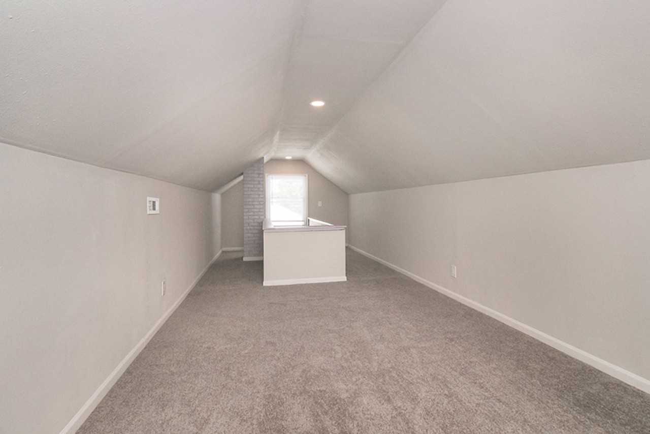 16806 Holly Hill Dr - Photo 4 of 30