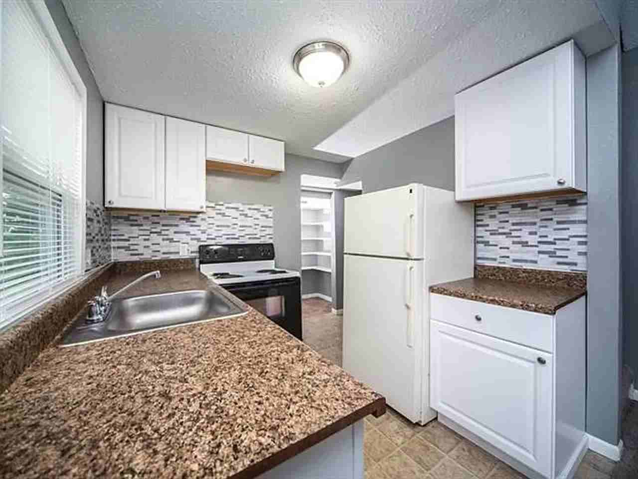 1804 E 48th St - Photo 5 of 14