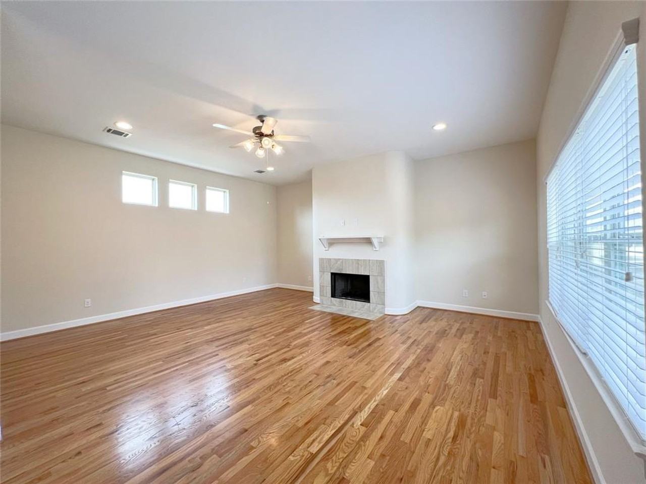 11504 Main Pine Dr - Photo 3 of 23