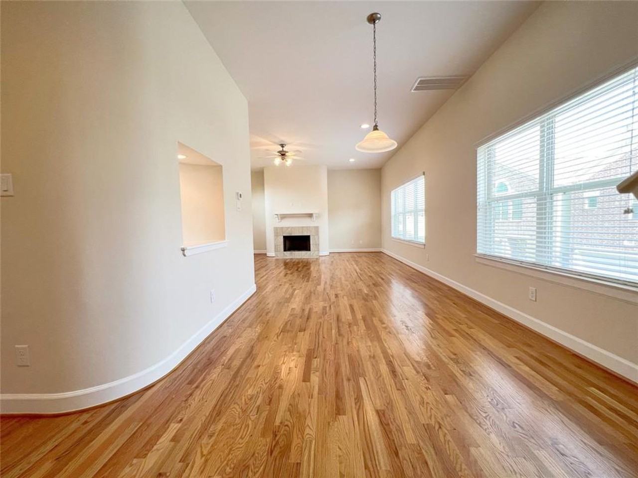 11504 Main Pine Dr - Photo 4 of 23