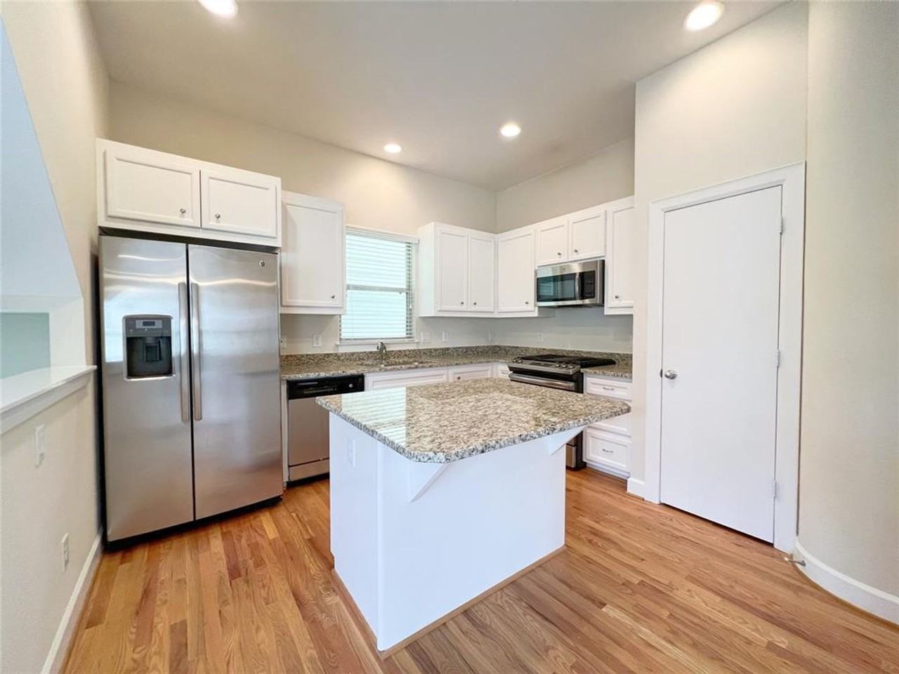 11504 Main Pine Dr - Photo 5 of 23