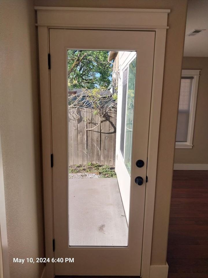 1011 Se Millright Ave - Photo 6 of 25