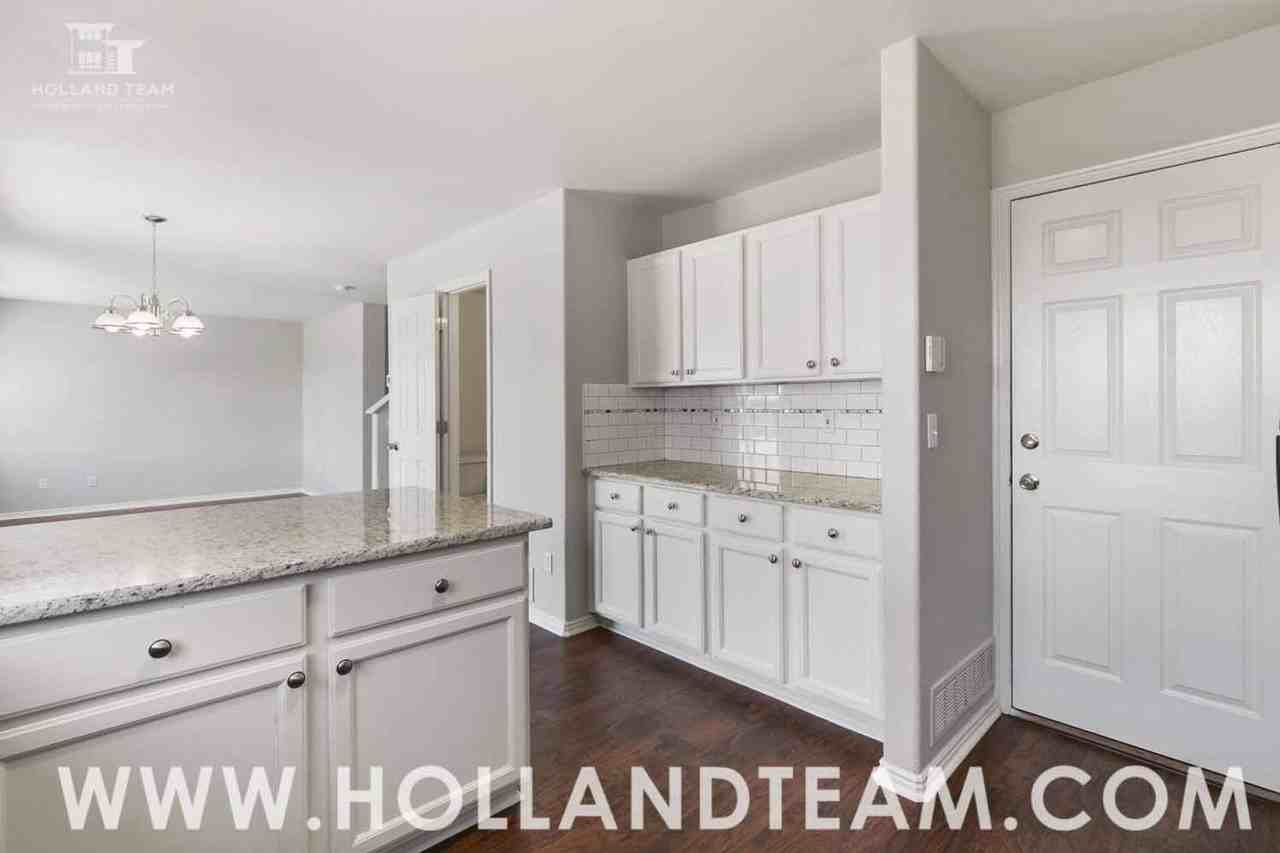 5330 S Malaya Way - Photo 6 of 22