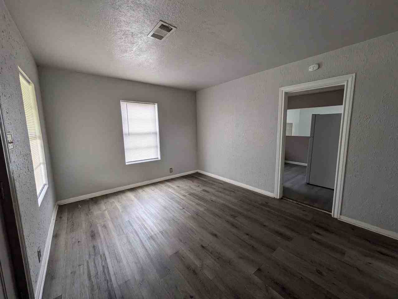 3885 Park St - Photo 5 of 29