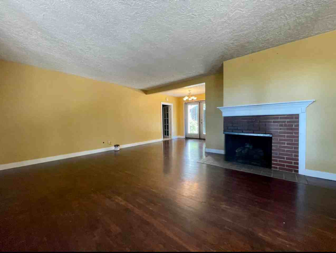 10255 Sw Walker Rd - Photo 4 of 36