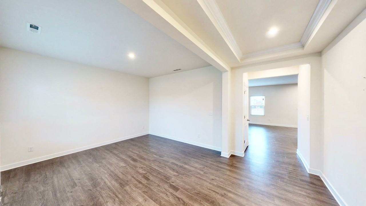 4500 Collingham Dr - Photo 4 of 37