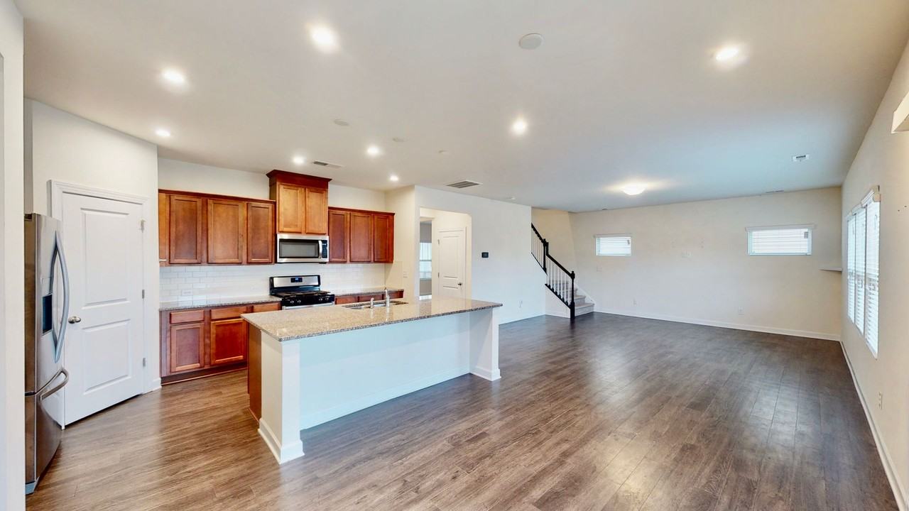 4500 Collingham Dr - Photo 6 of 37