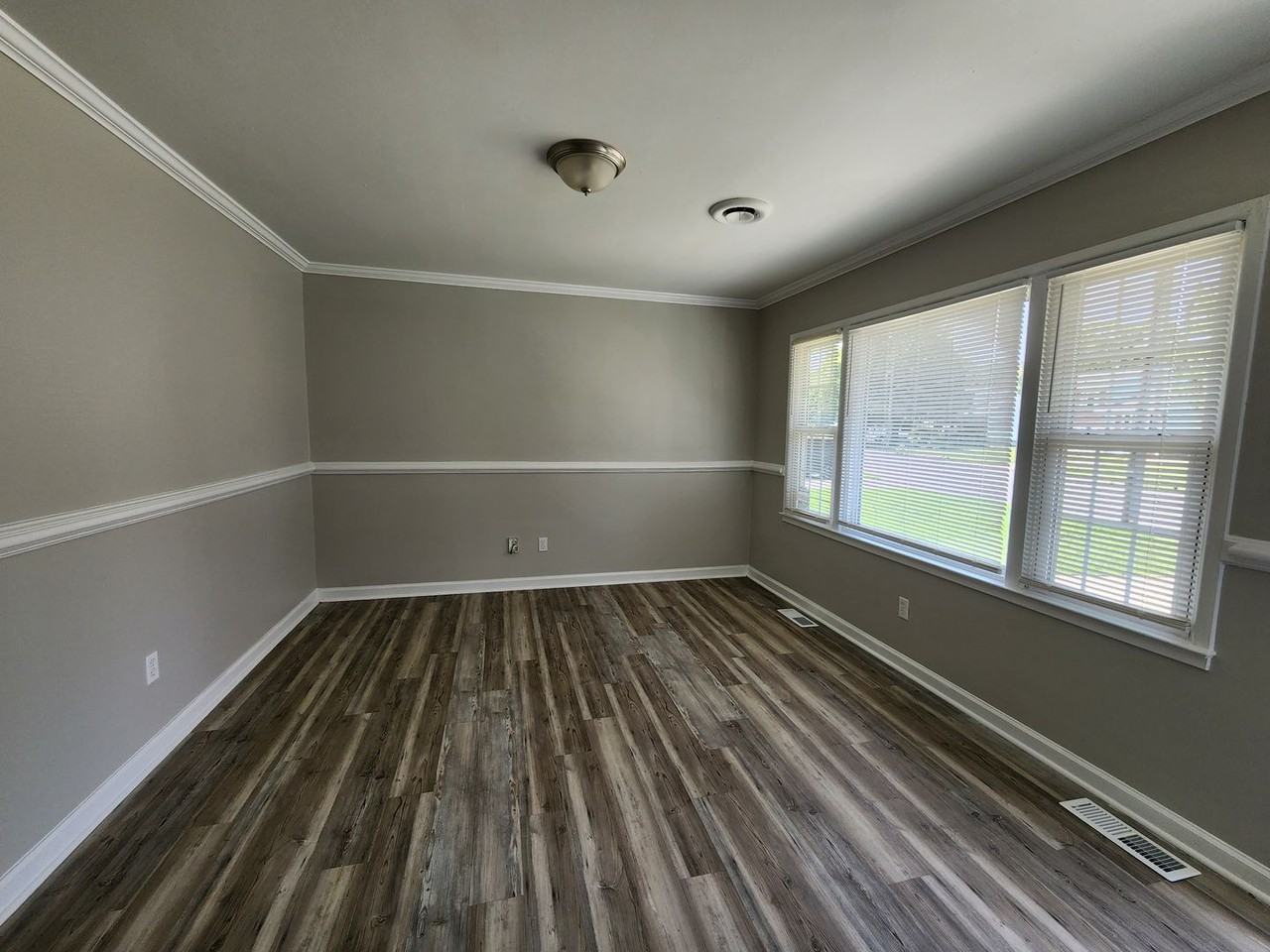 18 Janet Dr - Photo 2 of 8