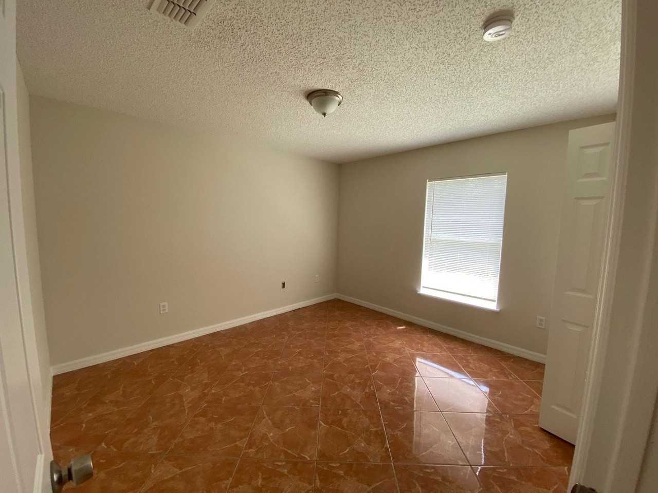 8846 104th Ave - Photo 6 of 17