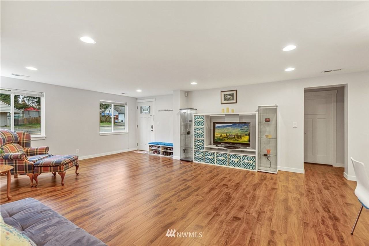 5308 230th St Sw - Photo 4 of 23