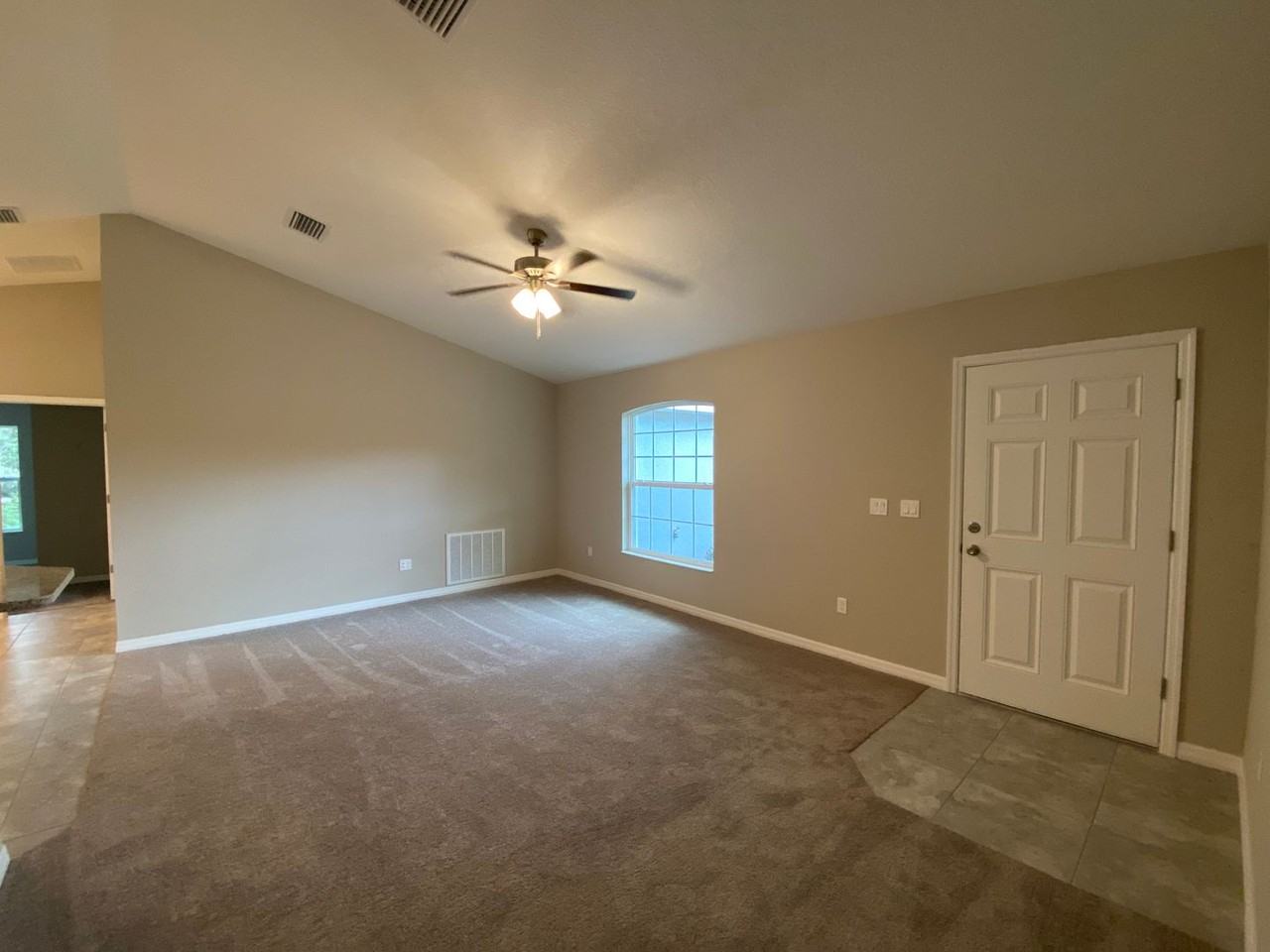 371 Marion Oaks Pass - Photo 7 of 35