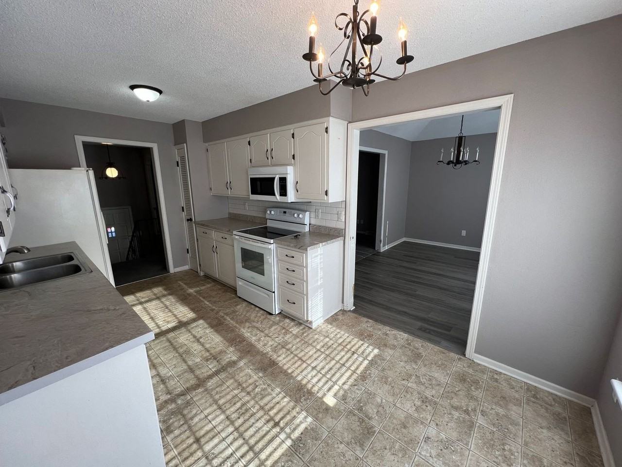 16929 E 3rd St S - Photo 4 of 16