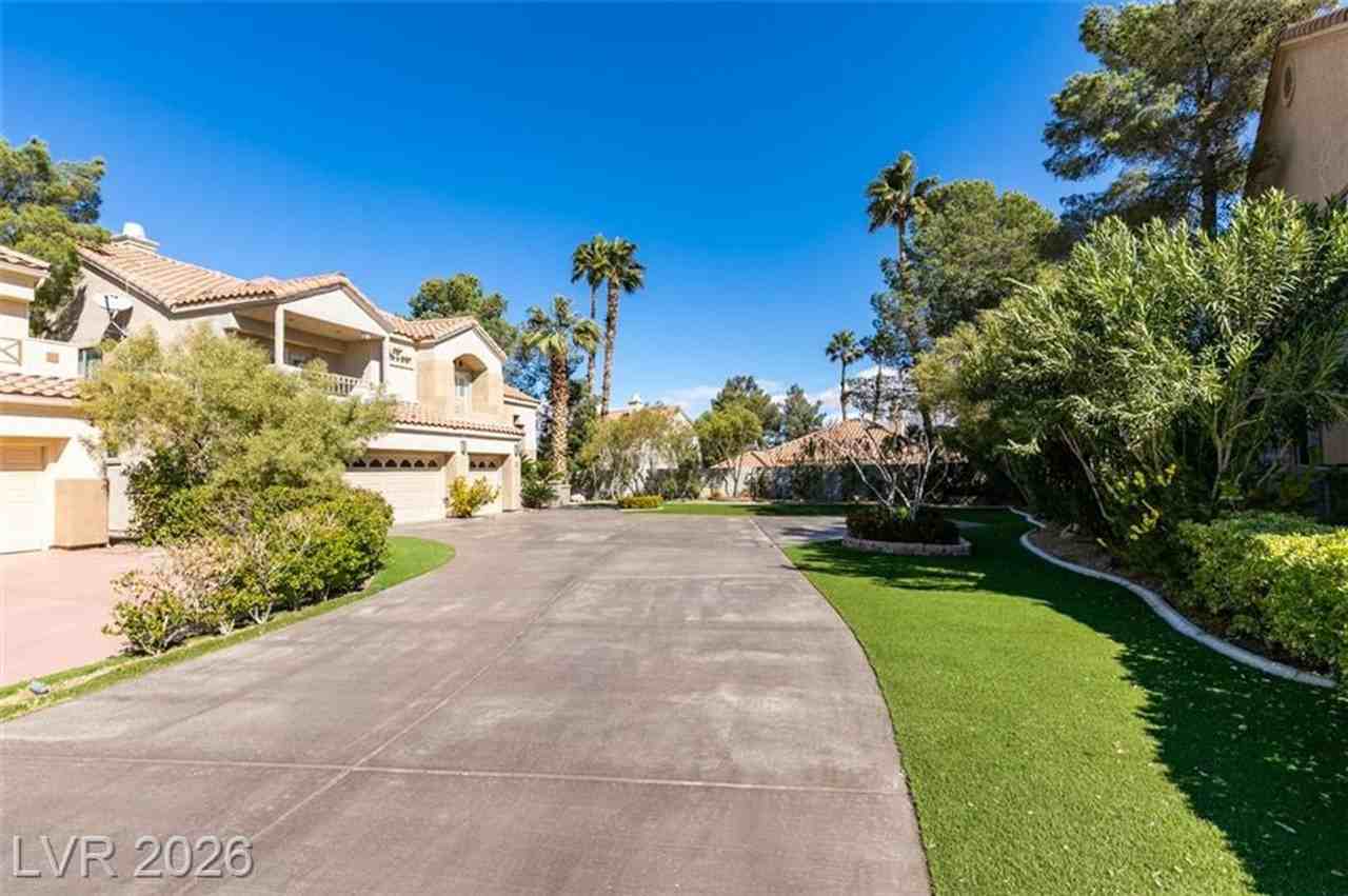 54 Grossinger Ct - Photo 3 of 50