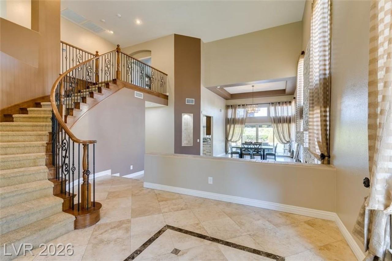 54 Grossinger Ct - Photo 4 of 50