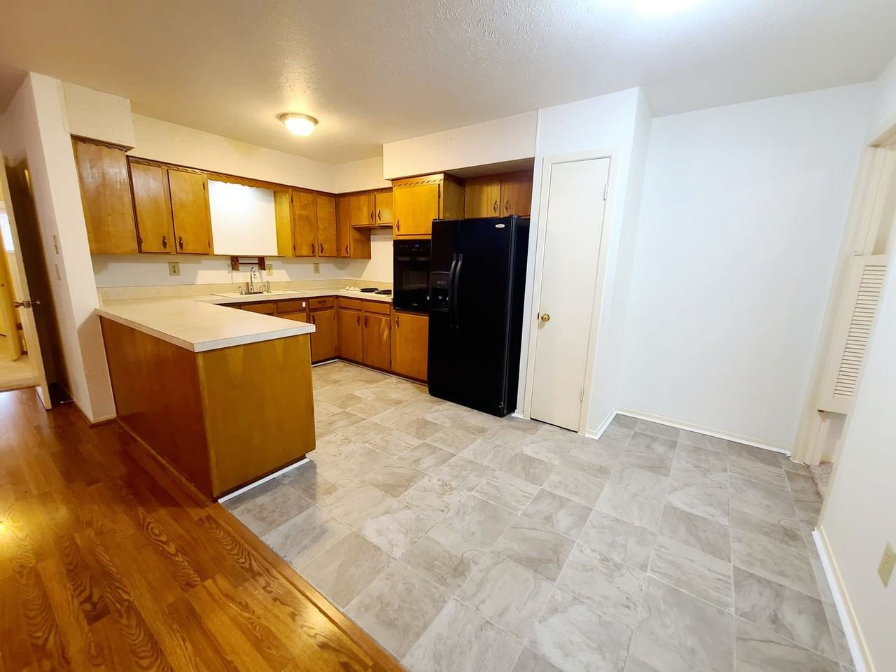 7409 Brentcove Cir - Photo 7 of 28