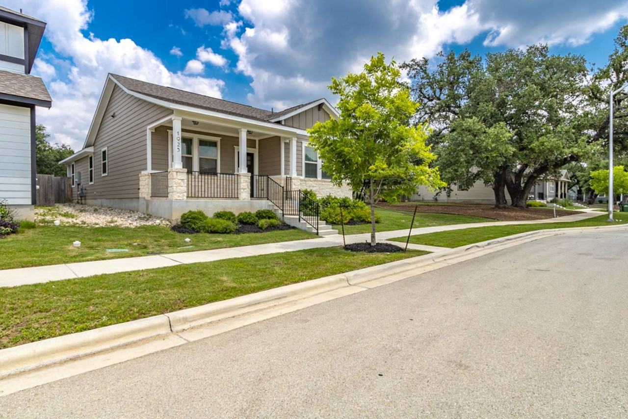 1925 Cypress Gate Dr - Photo 3 of 33