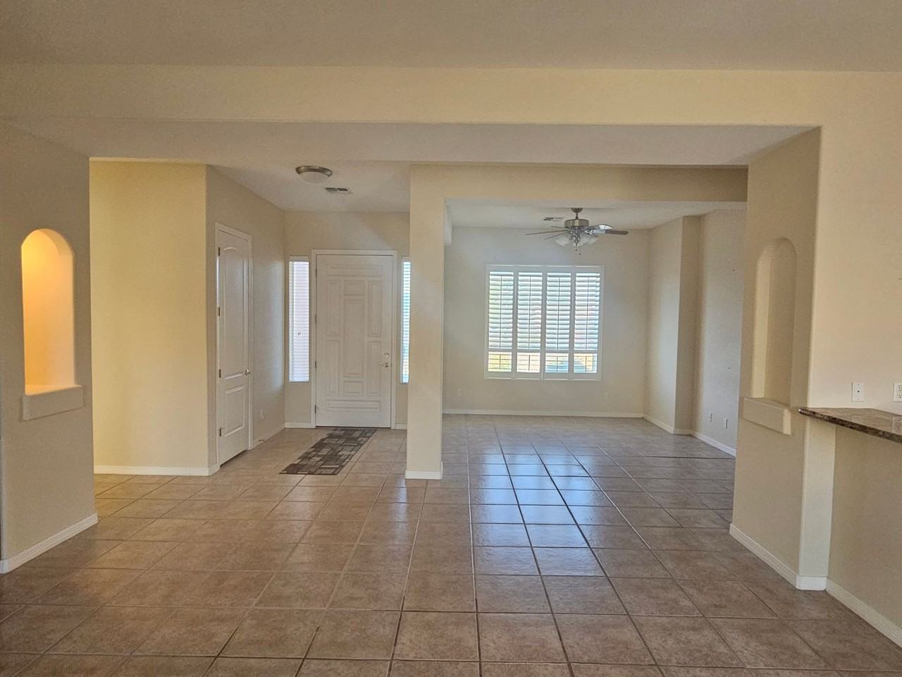 2634 Discovery Rd - Photo 6 of 38