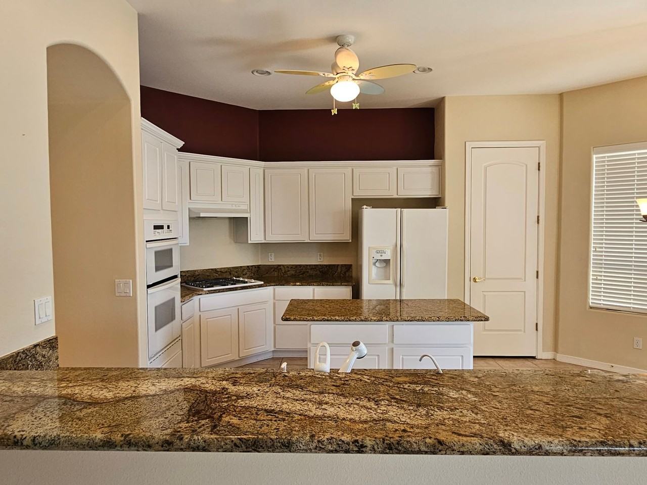 2634 Discovery Rd - Photo 7 of 38