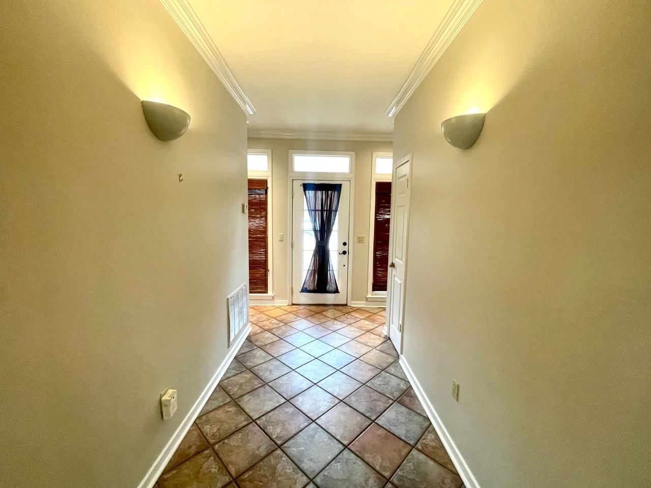 112 Ridgecrest Dr - Photo 4 of 16