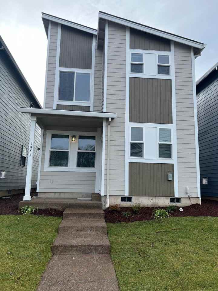 1958 Nw Wessex St - Photo 2 of 20