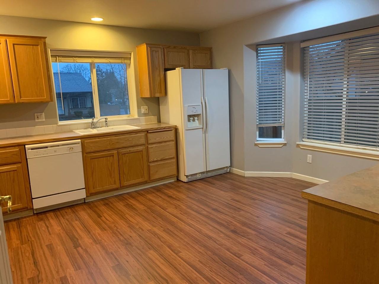 1660 Se Pelton Ct - Photo 4 of 12