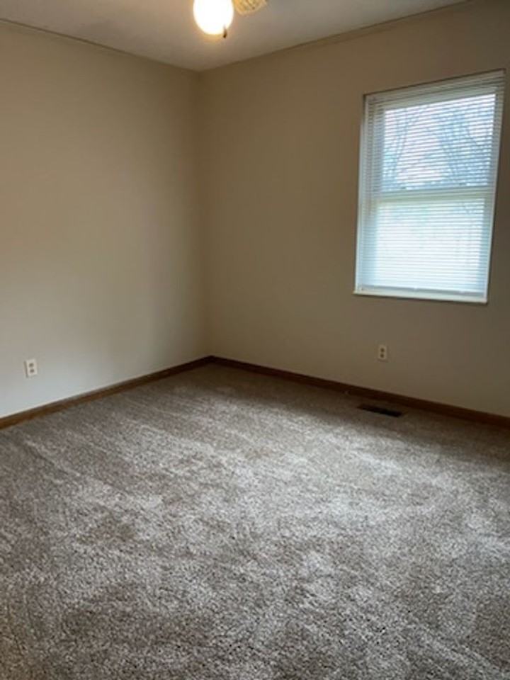 3125 Woodfrin Dr Se - Photo 3 of 13