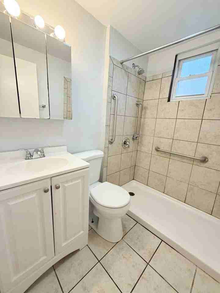 808 Parkway Ave - Photo 7 of 16