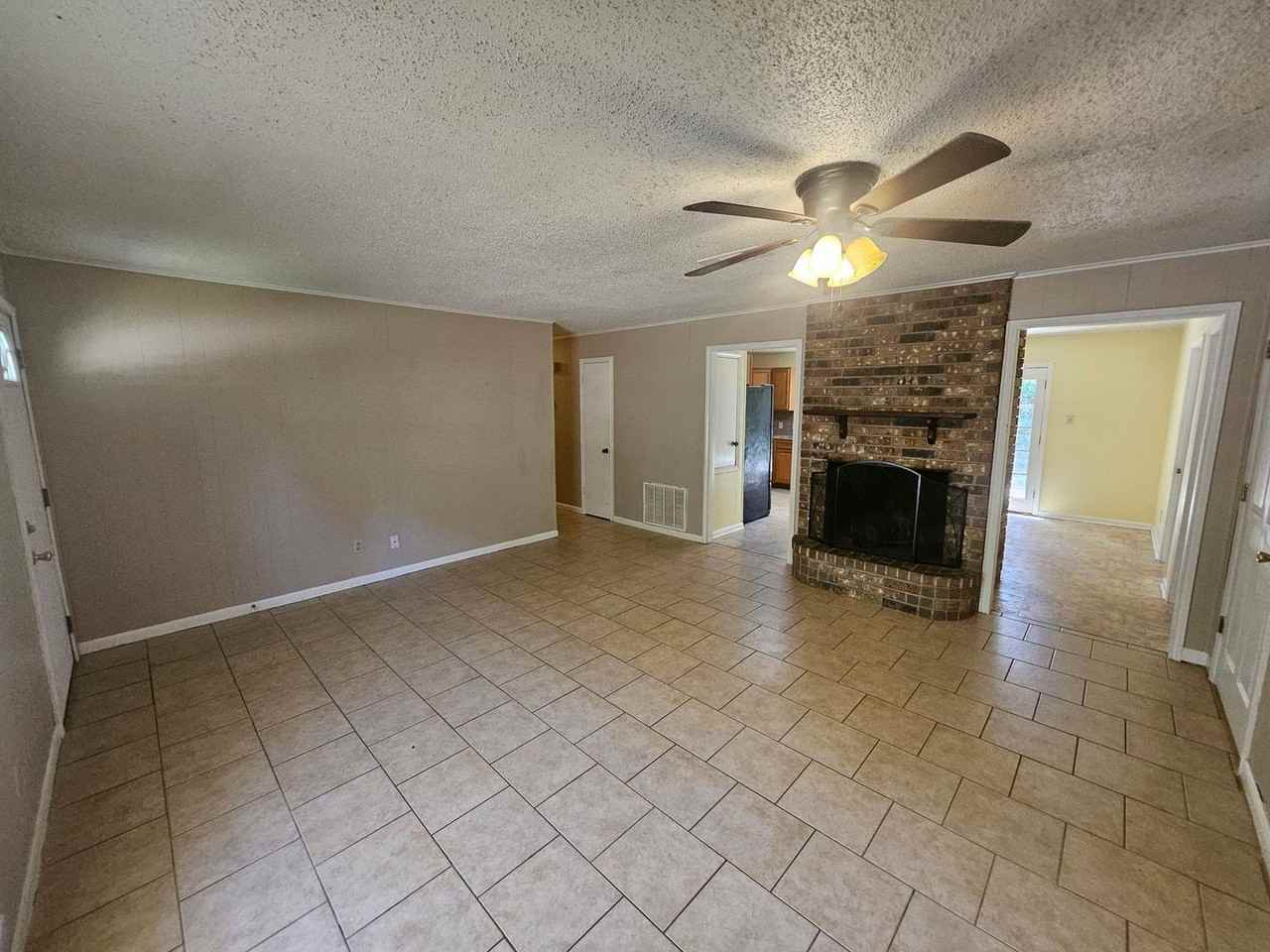 110 Kimberly Dr - Photo 2 of 16