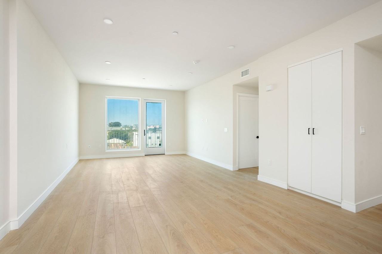 5320 Cartwright Ave - Photo 7 of 25