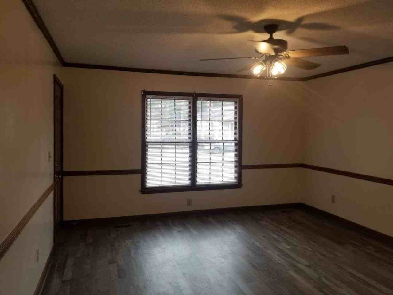 117B E John St - Photo 3 of 15