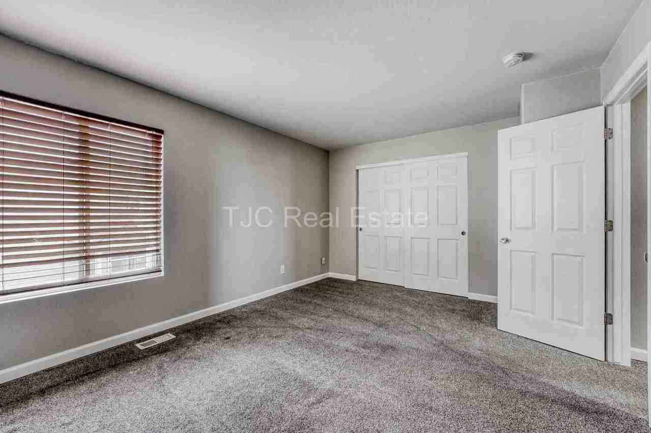 20390 E 40th Ave - Photo 5 of 11