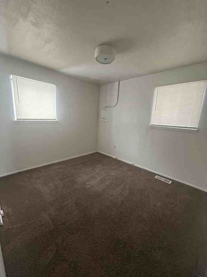 11715 Ely Ave - Photo 7 of 39