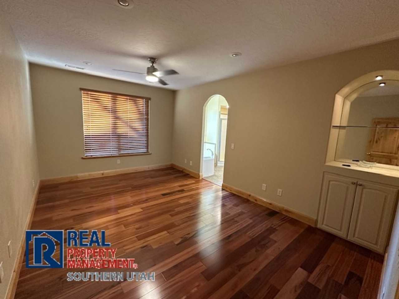 3845 London Ln - Photo 5 of 14