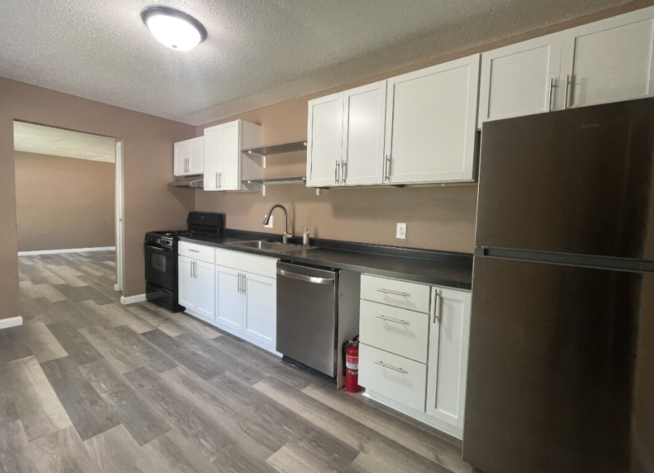 1955 Sir Richard Ct - Photo 6 of 16